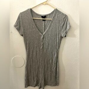 Women’s grey body suit short sleeve